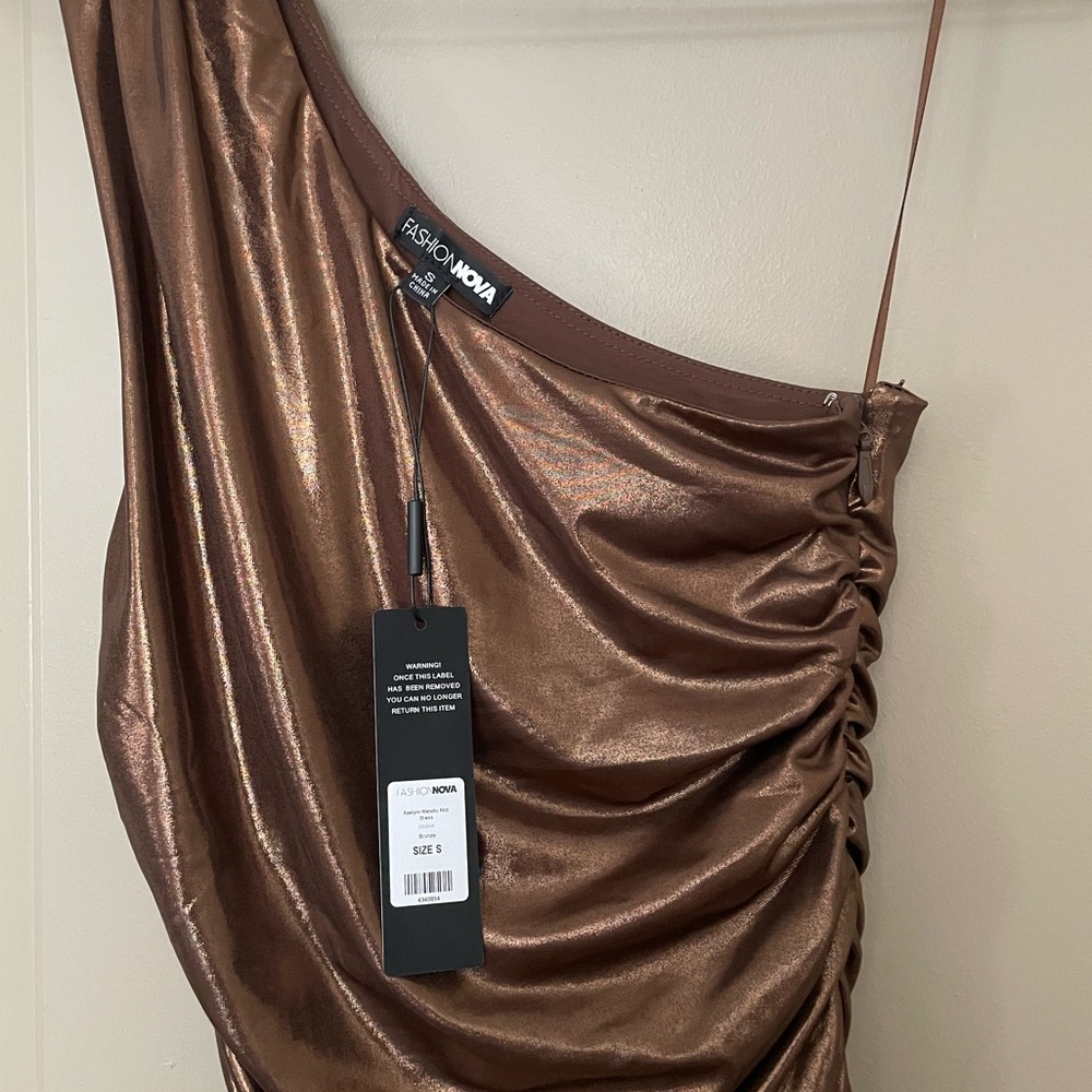 Fashion Nova Kaelynn Metallic Midi Dress - Picture 7 of 7